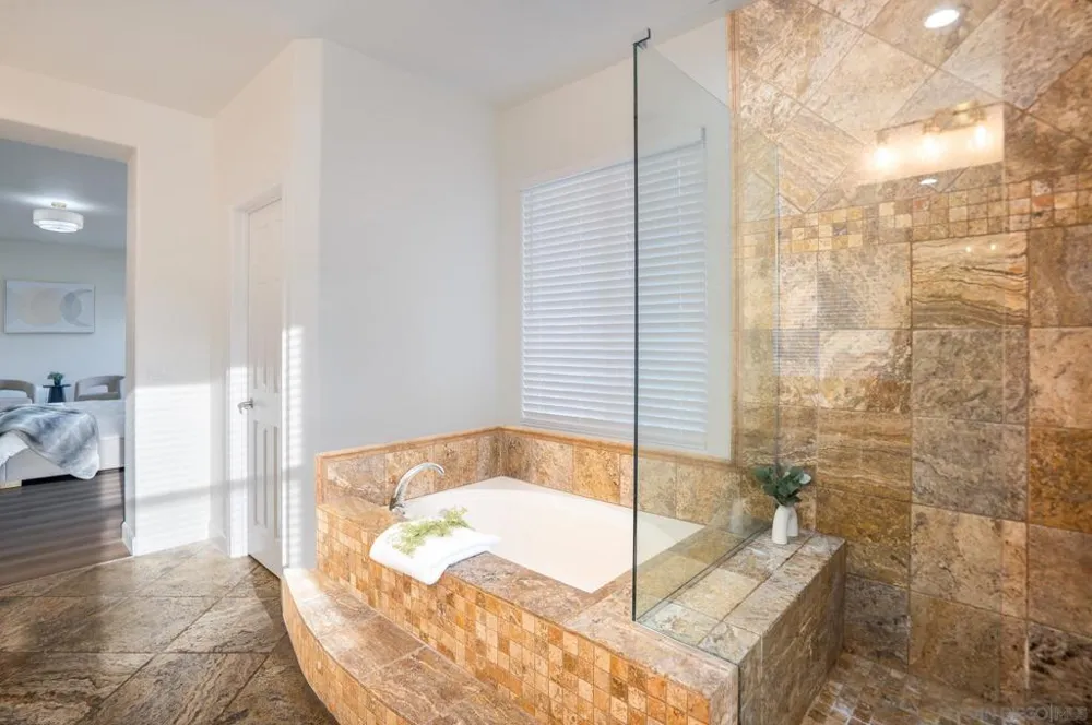 1749 Skimmer Ct Carlsbad, CA 92011