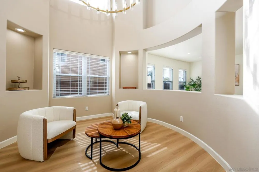 1749 Skimmer Ct Carlsbad, CA 92011