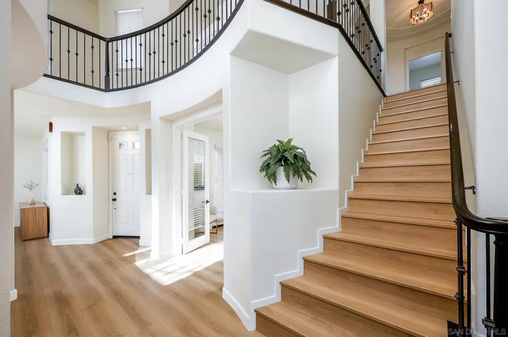 1749 Skimmer Ct Carlsbad, CA 92011