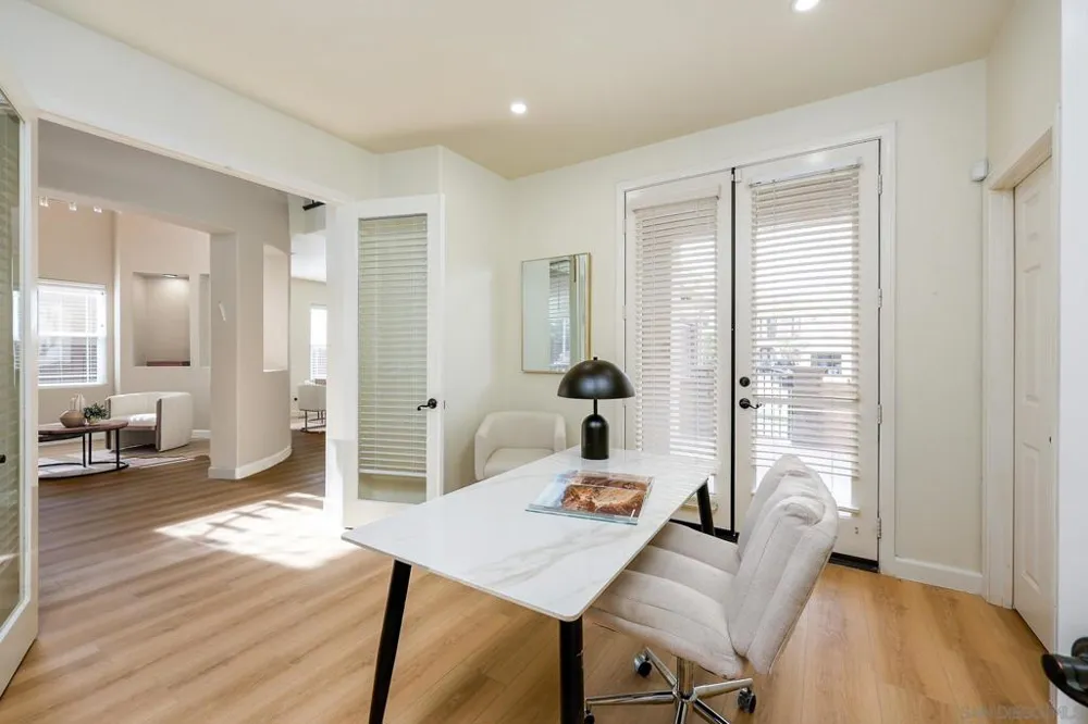 1749 Skimmer Ct Carlsbad, CA 92011