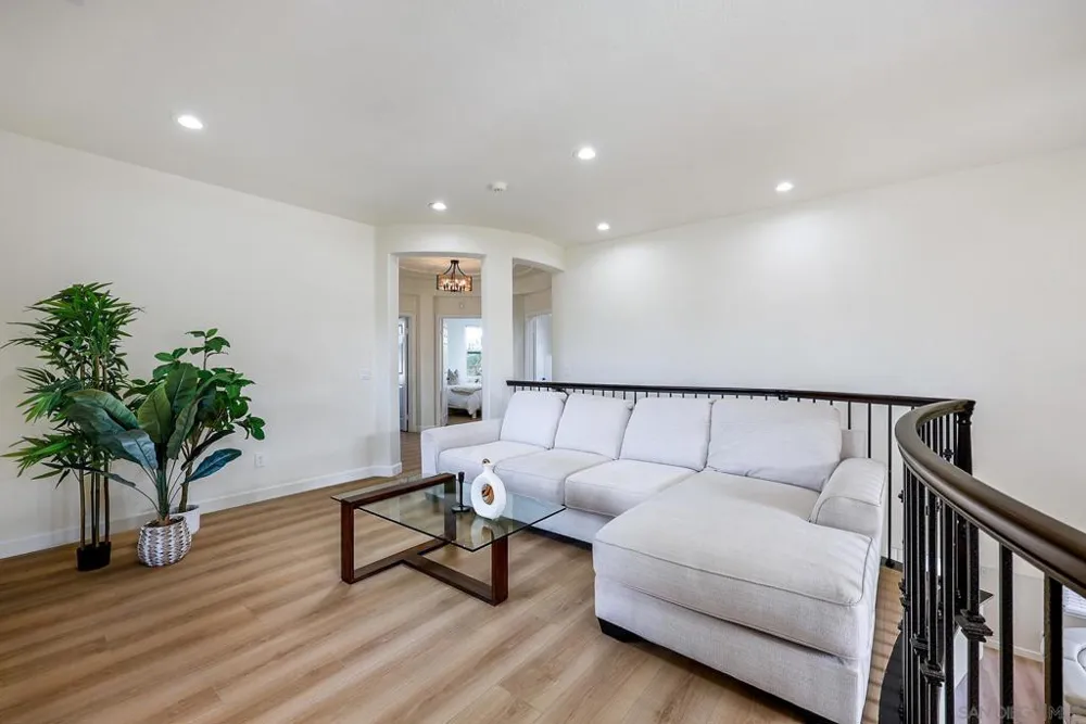 1749 Skimmer Ct Carlsbad, CA 92011