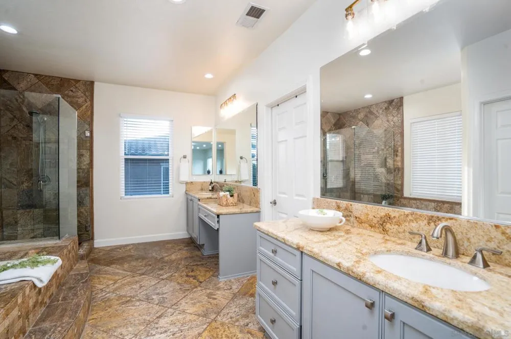 1749 Skimmer Ct Carlsbad, CA 92011