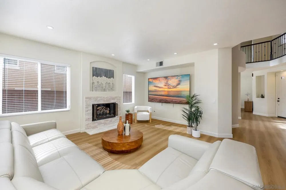 1749 Skimmer Ct Carlsbad, CA 92011