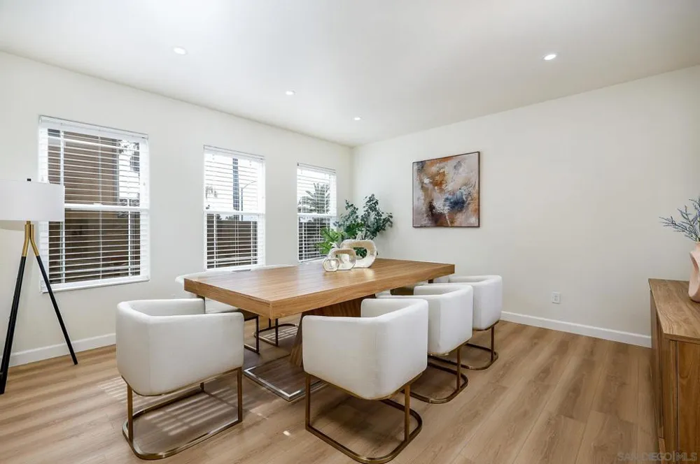 1749 Skimmer Ct Carlsbad, CA 92011