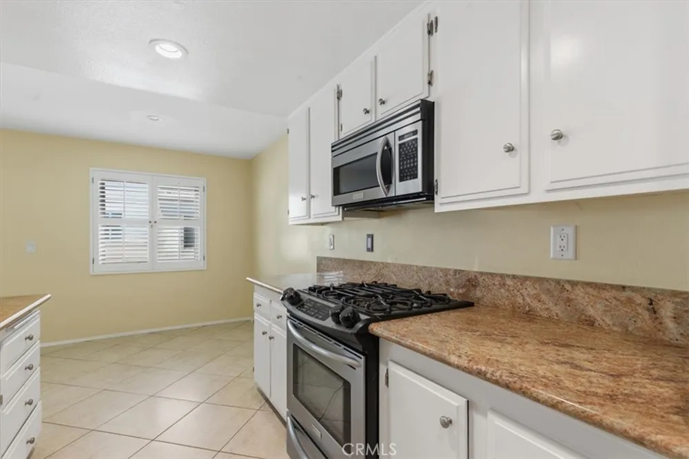 6227 Randi Avenue Woodland Hills, CA 91367
