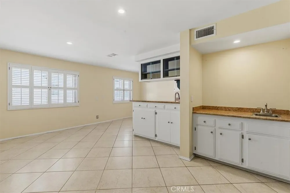 6227 Randi Avenue Woodland Hills, CA 91367