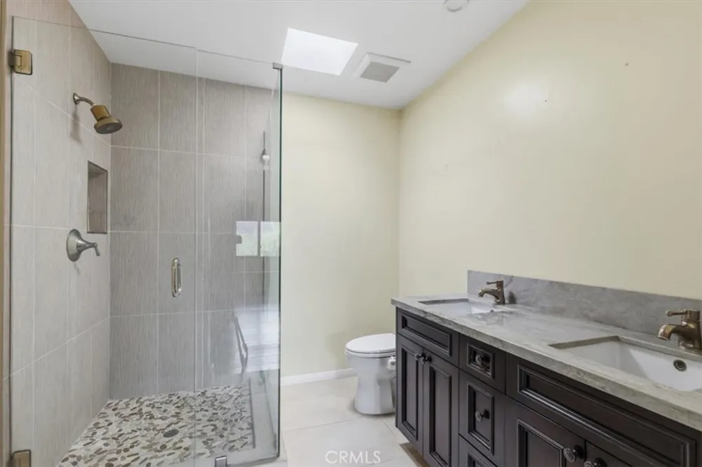 6227 Randi Avenue Woodland Hills, CA 91367