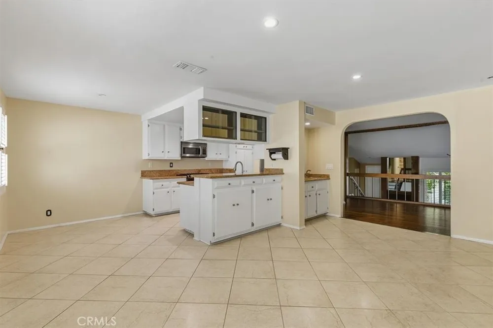 6227 Randi Avenue Woodland Hills, CA 91367