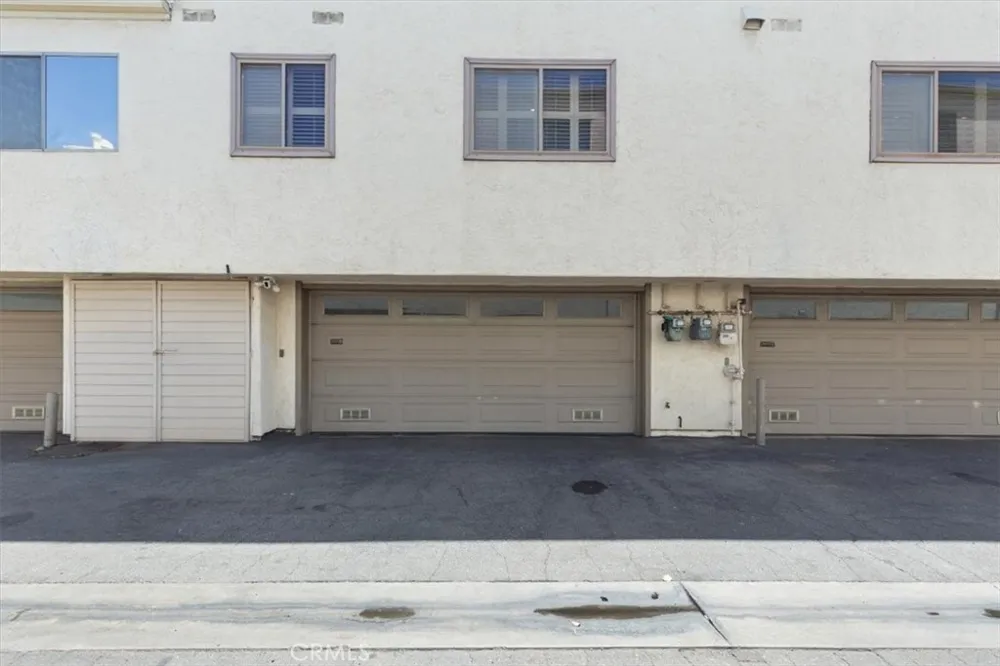 6227 Randi Avenue Woodland Hills, CA 91367