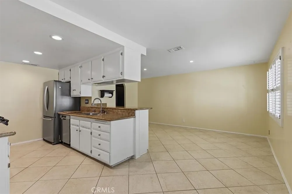 6227 Randi Avenue Woodland Hills, CA 91367