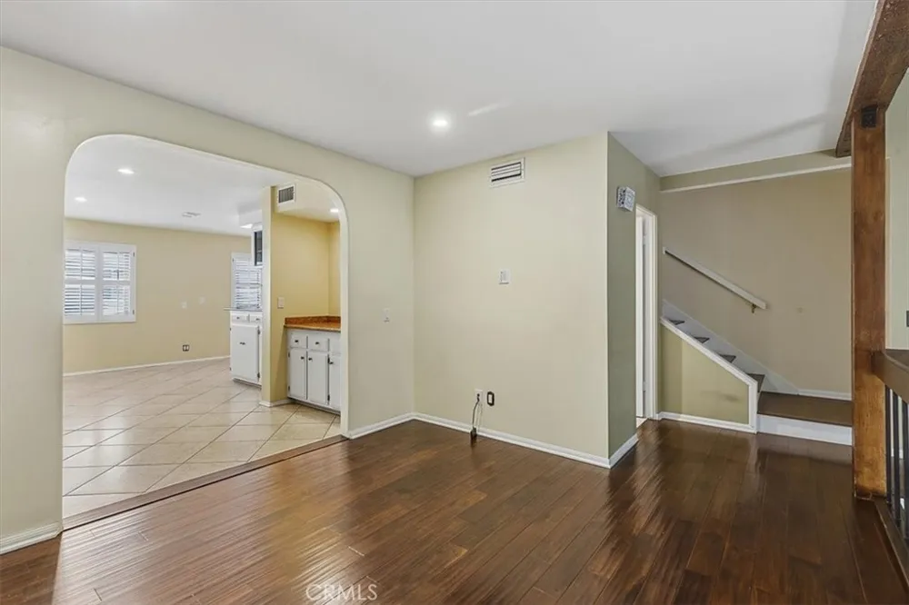6227 Randi Avenue Woodland Hills, CA 91367