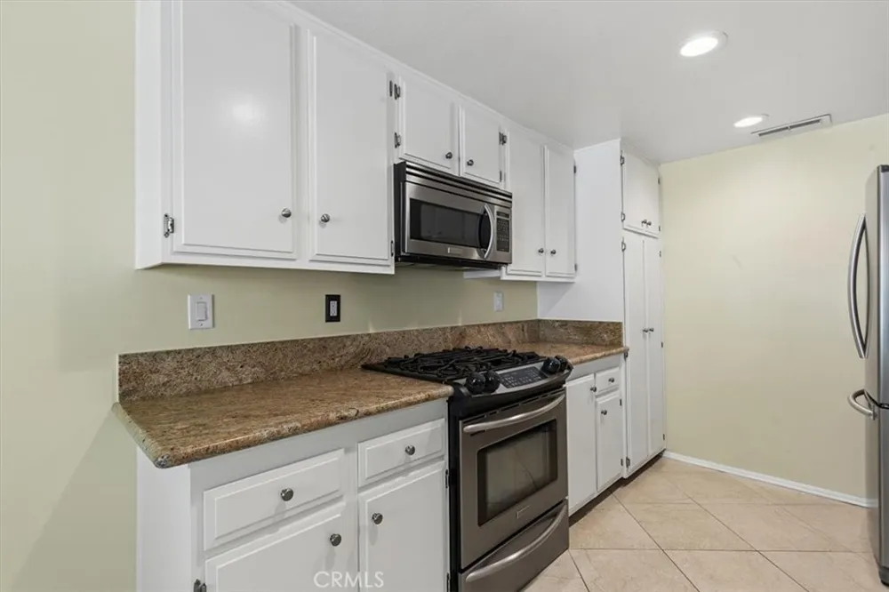 6227 Randi Avenue Woodland Hills, CA 91367
