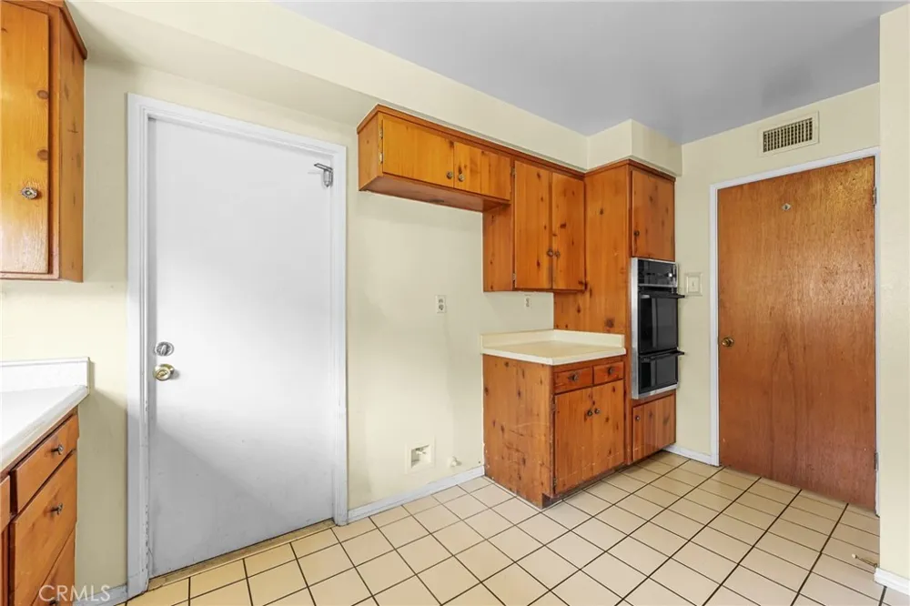 1676 E Wingate Street Covina, CA 91724