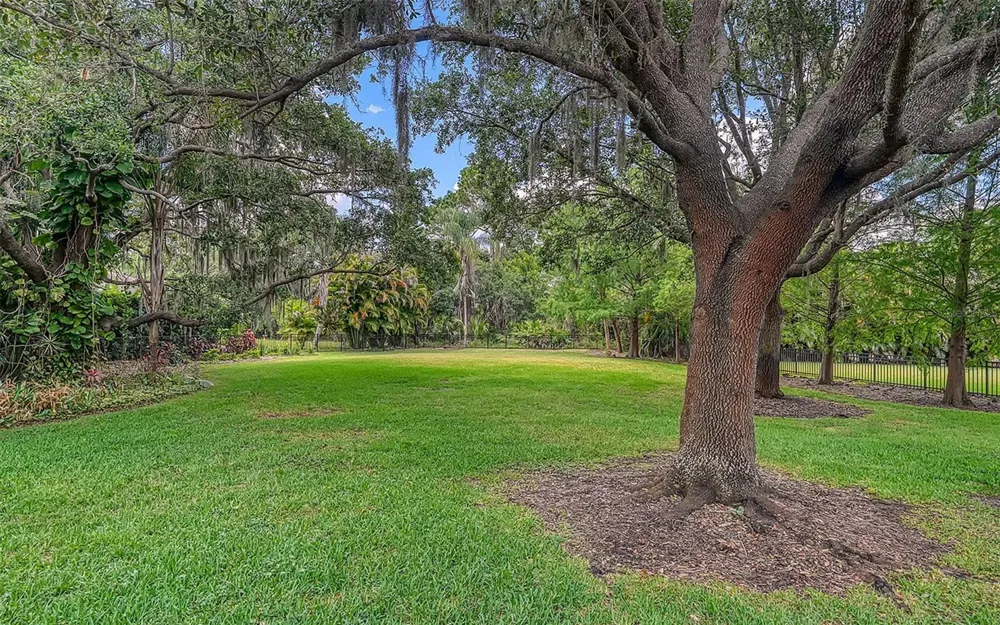 1109 DELACROIX CIRCLE Nokomis, FL 34275