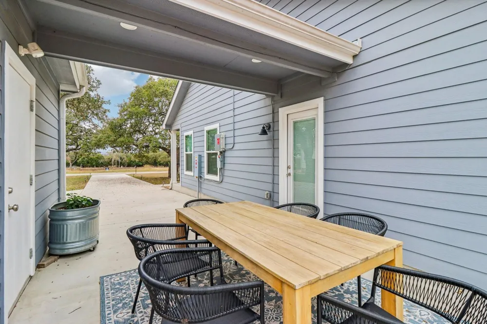 1006 12th Street Blanco, TX 78606