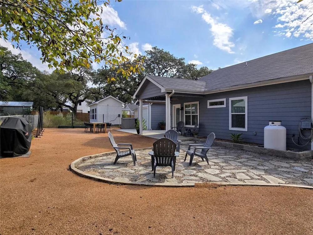 1006 12th Street Blanco, TX 78606