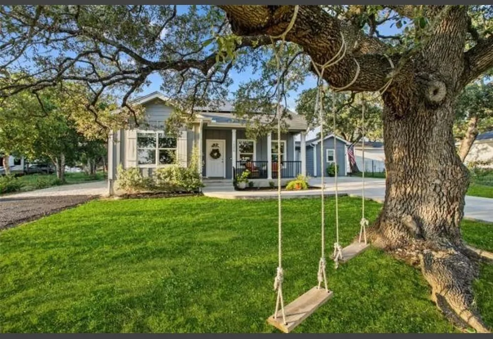 1006 12th Street Blanco, TX 78606