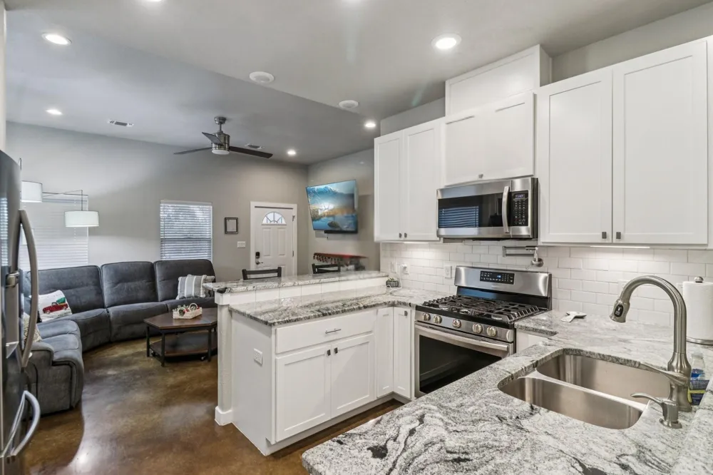 1006 12th Street Blanco, TX 78606