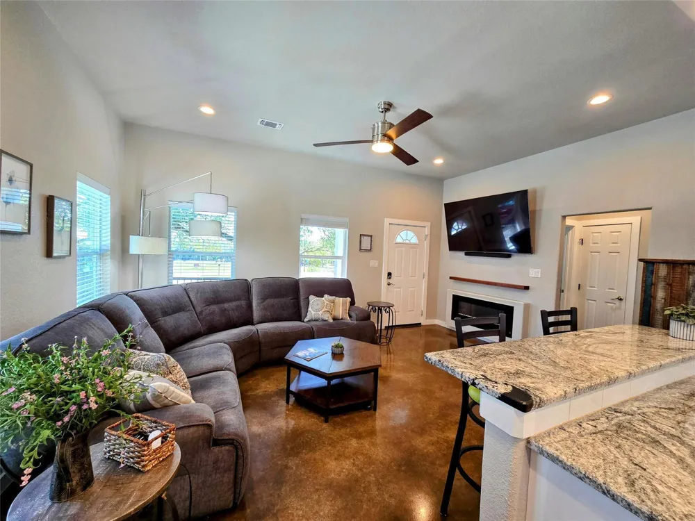 1006 12th Street Blanco, TX 78606