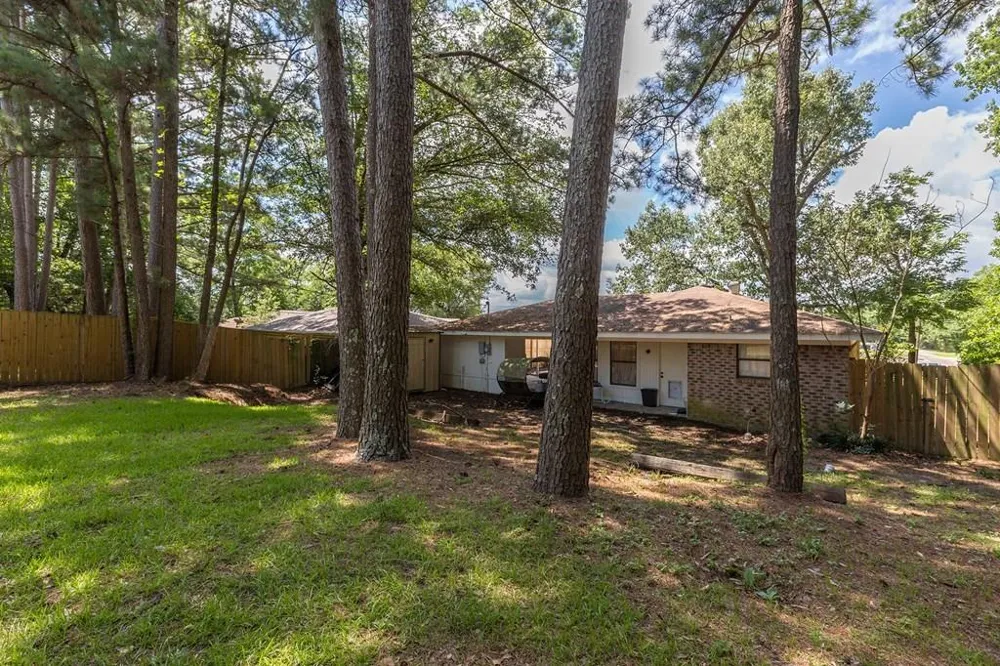 401 Linn St Huntington, TX 75949