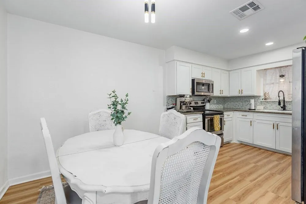 401 Linn St Huntington, TX 75949