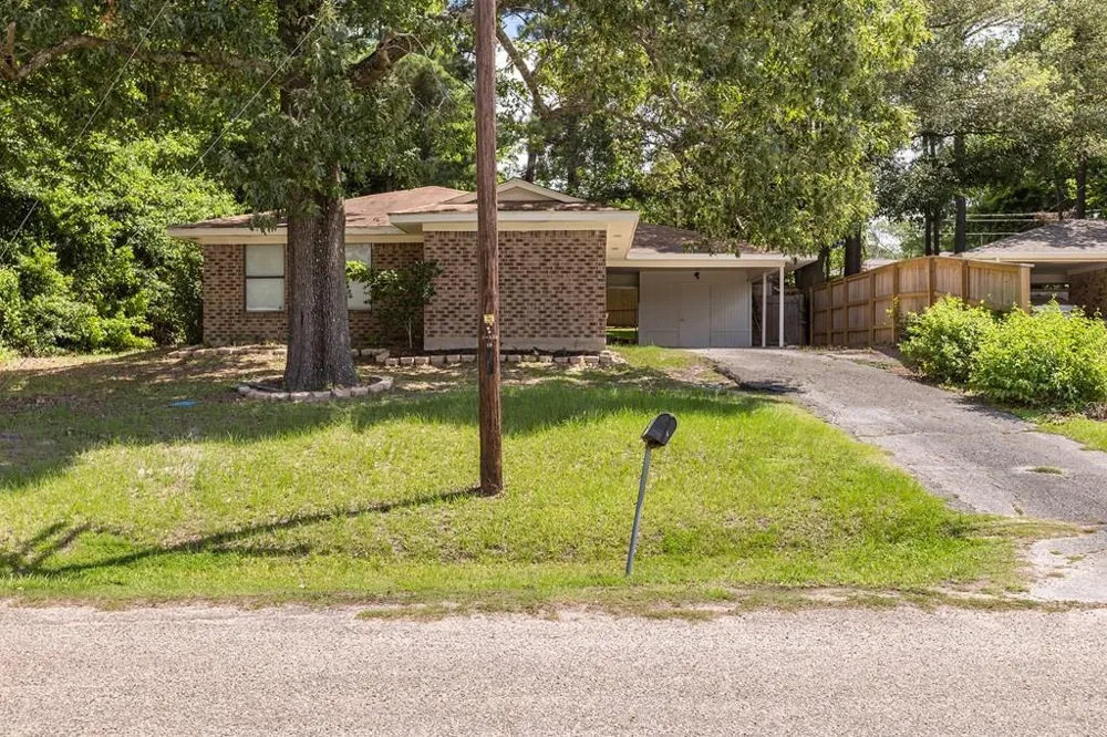 401 Linn St Huntington, TX 75949