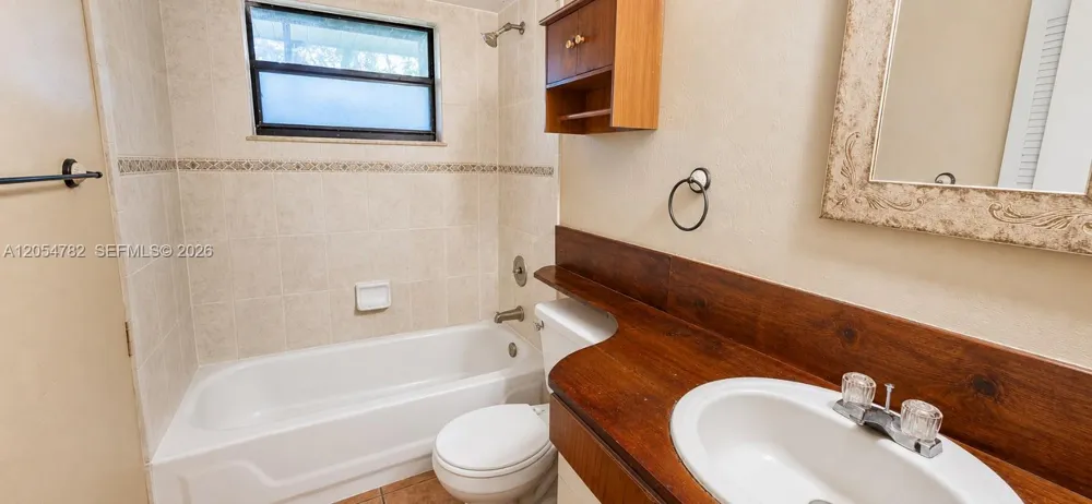 10370 SW 220th St #228 Cutler Bay, FL 33190