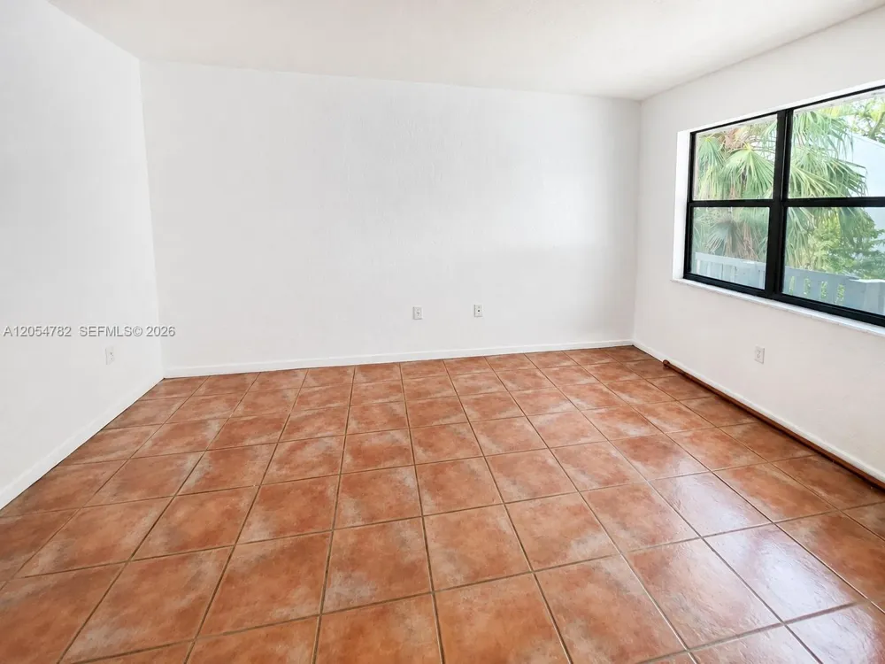 10370 SW 220th St #228 Cutler Bay, FL 33190