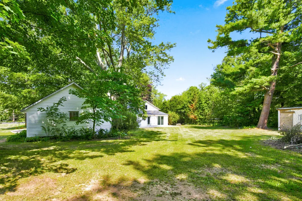 2313 68th Street Fennville, MI 49408