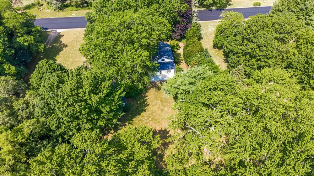 2313 68th Street Fennville, MI 49408