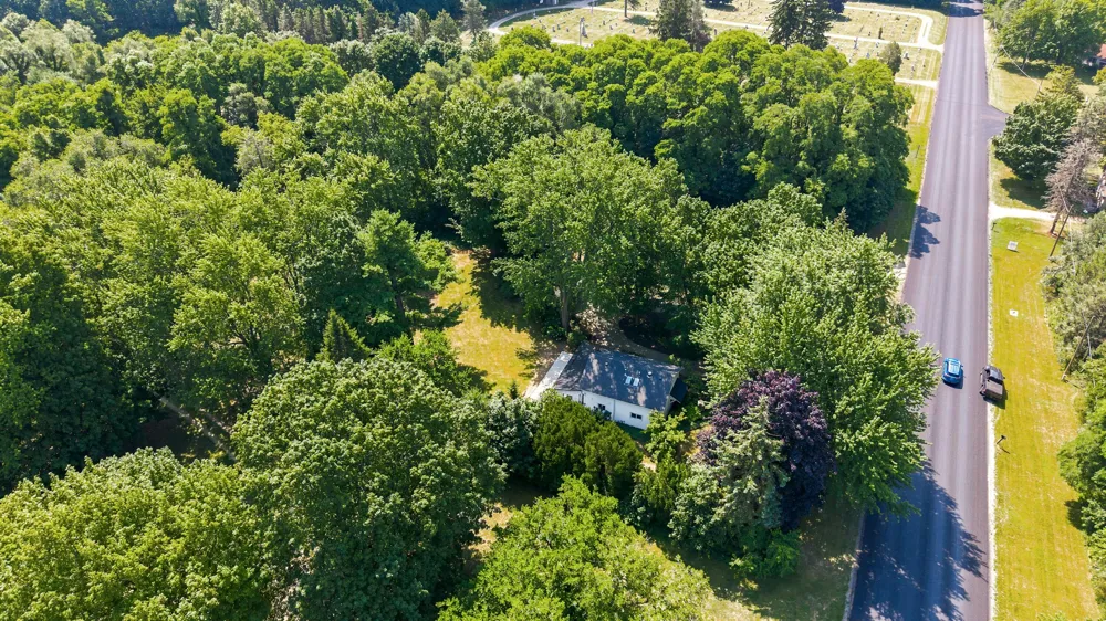 2313 68th Street Fennville, MI 49408