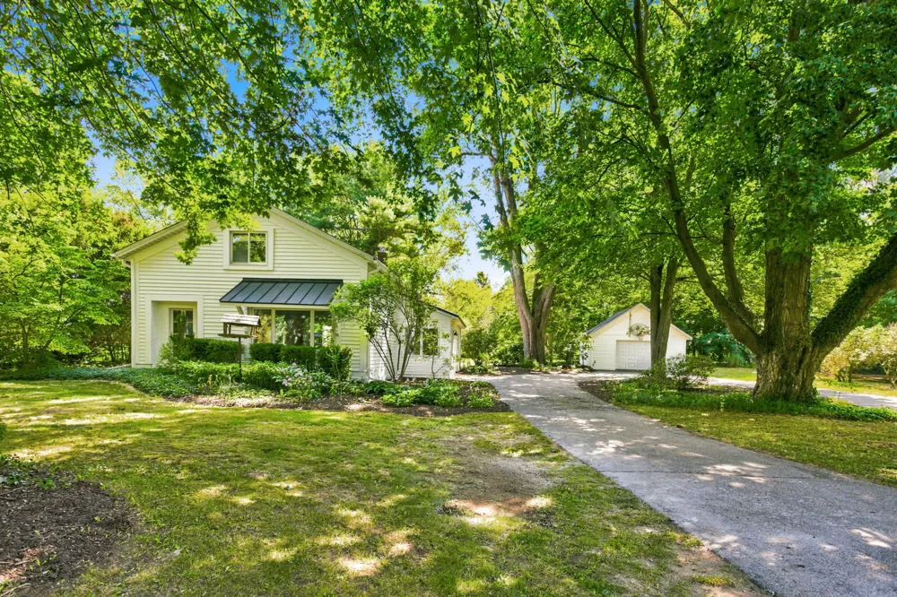 2313 68th Street Fennville, MI 49408