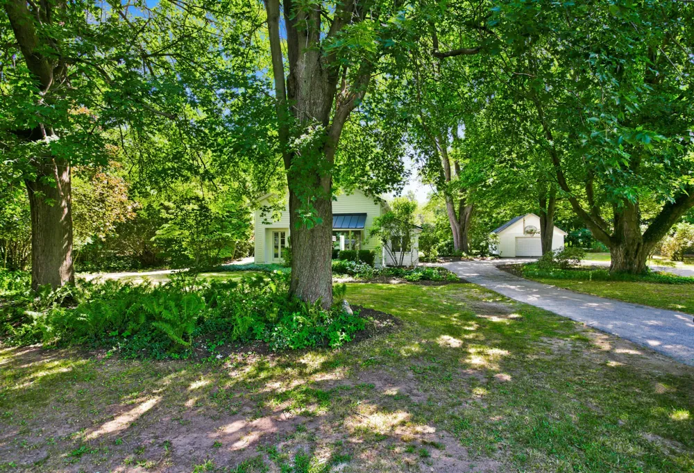2313 68th Street Fennville, MI 49408