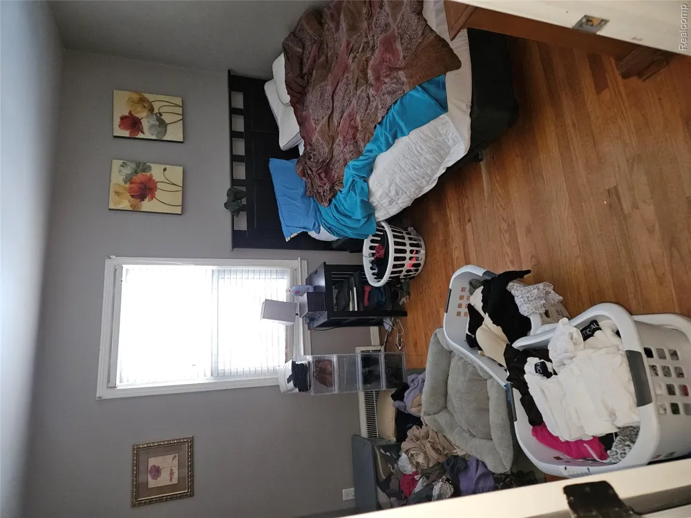 15524 Macarthur Redford Charter Township, MI 48239