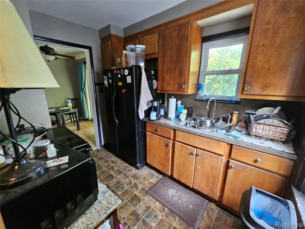 15524 Macarthur Redford Charter Township, MI 48239