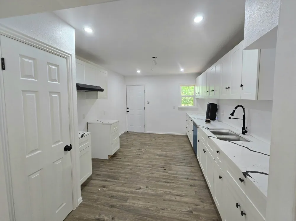 404 W Hillcrest Street Keene, TX 76059