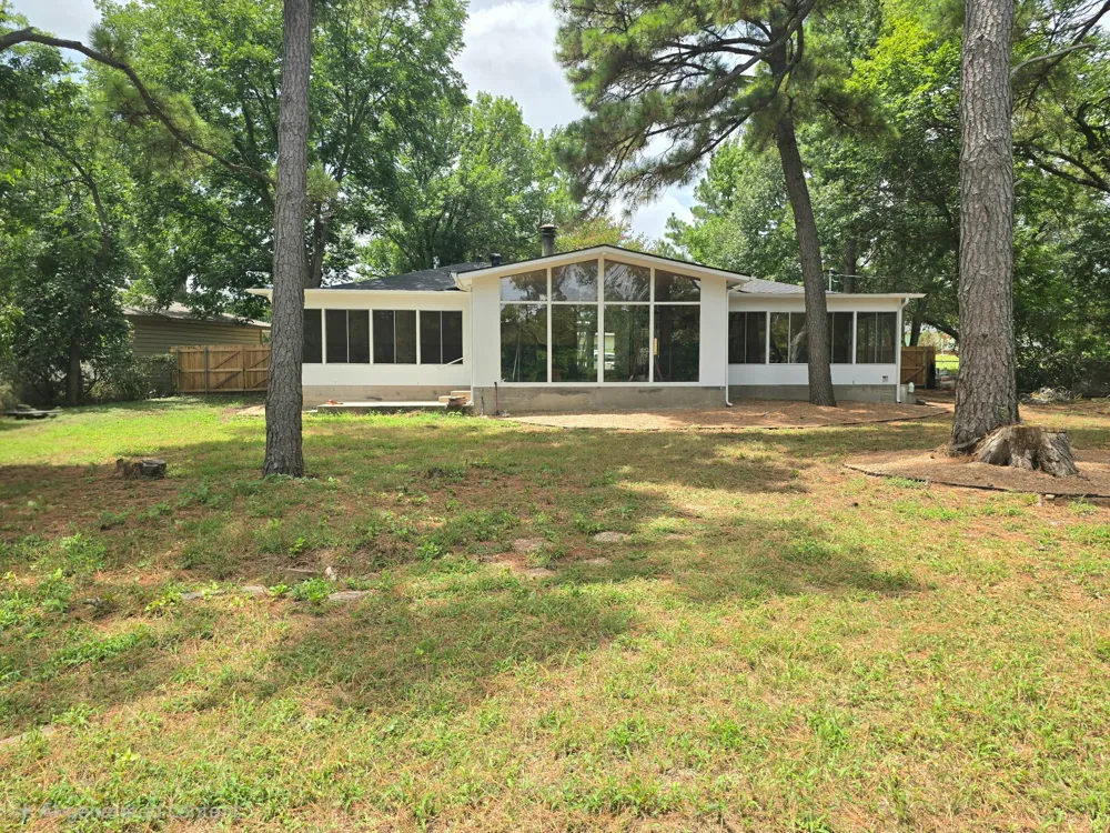 404 W Hillcrest Street Keene, TX 76059