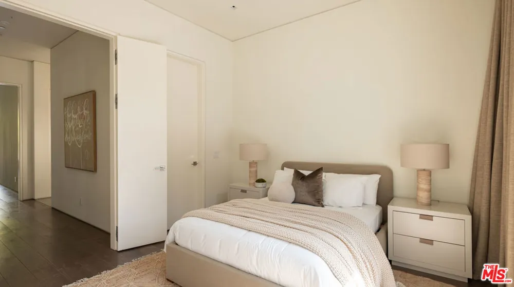 1814 Marcheeta Place Los Angeles, CA 90069