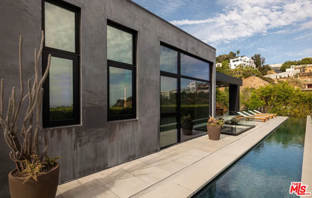 1814 Marcheeta Place Los Angeles, CA 90069
