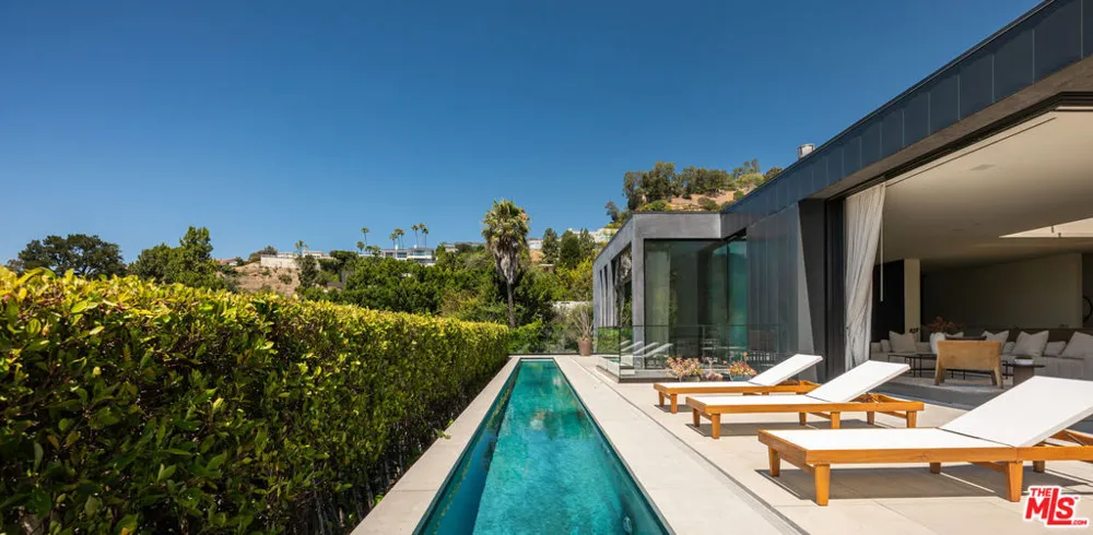 1814 Marcheeta Place Los Angeles, CA 90069