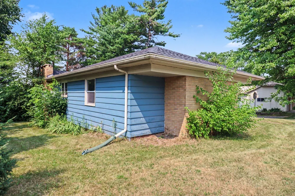 204 W Main Street Edmore, MI 48829