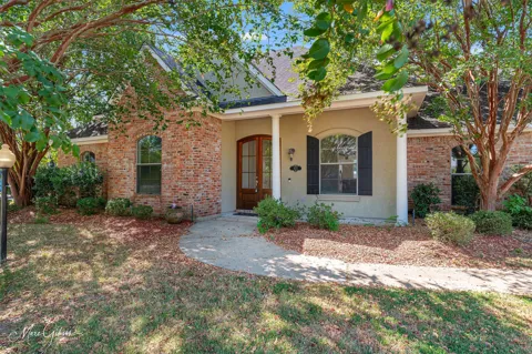 423 Hidden Oaks Circle