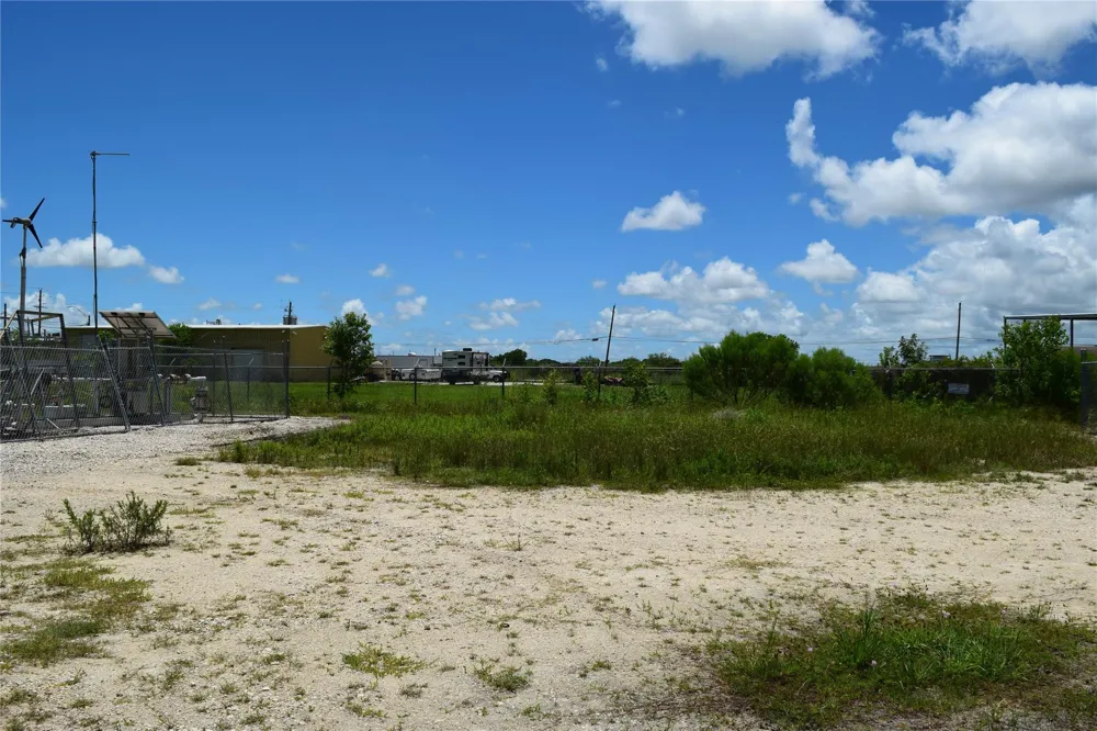 5350 Highway 35 Pearland, TX 77511
