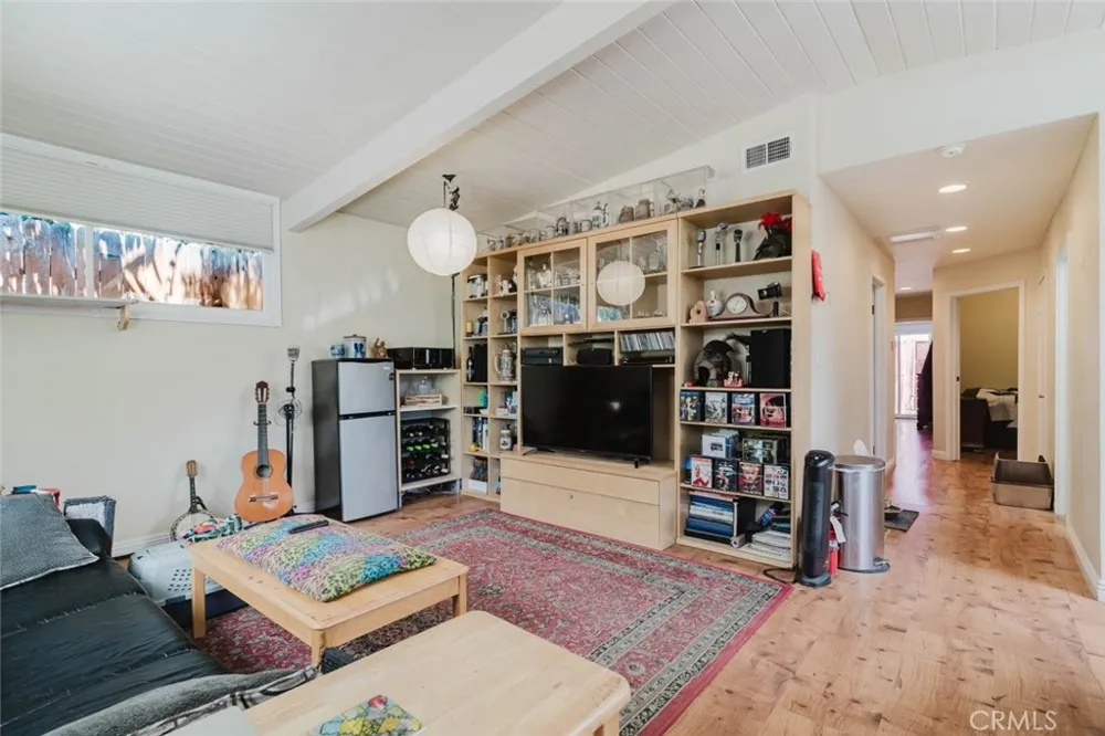 10616 Vanora Drive Sunland, CA 91040