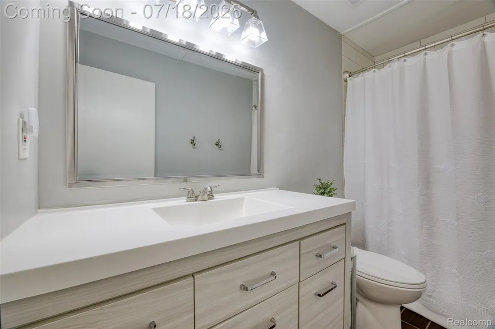 7300 Bluewater Drive #110 Clarkston City, MI 48348
