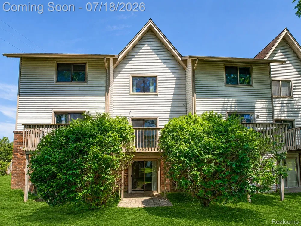 7300 Bluewater Drive #110 Clarkston City, MI 48348