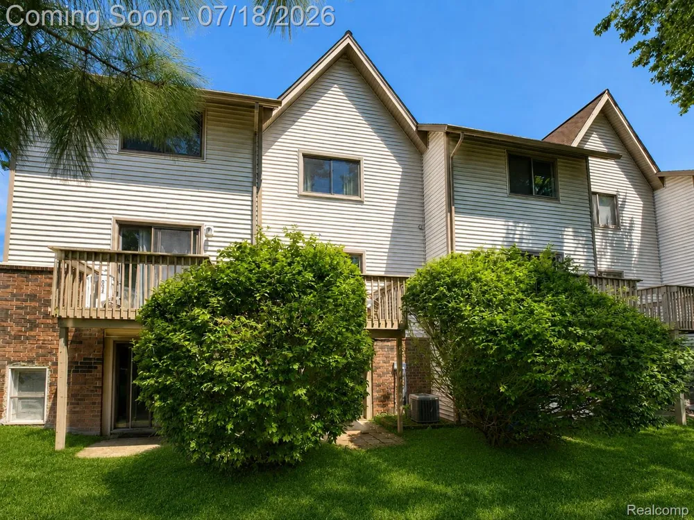 7300 Bluewater Drive #110 Clarkston City, MI 48348