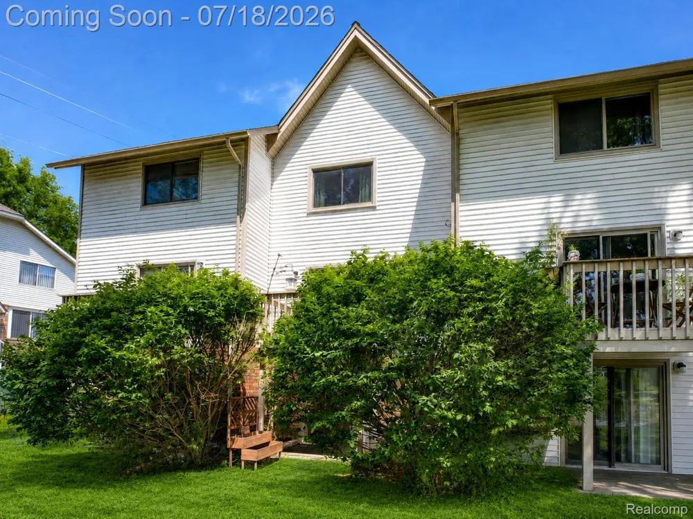 7300 Bluewater Drive #110 Clarkston City, MI 48348
