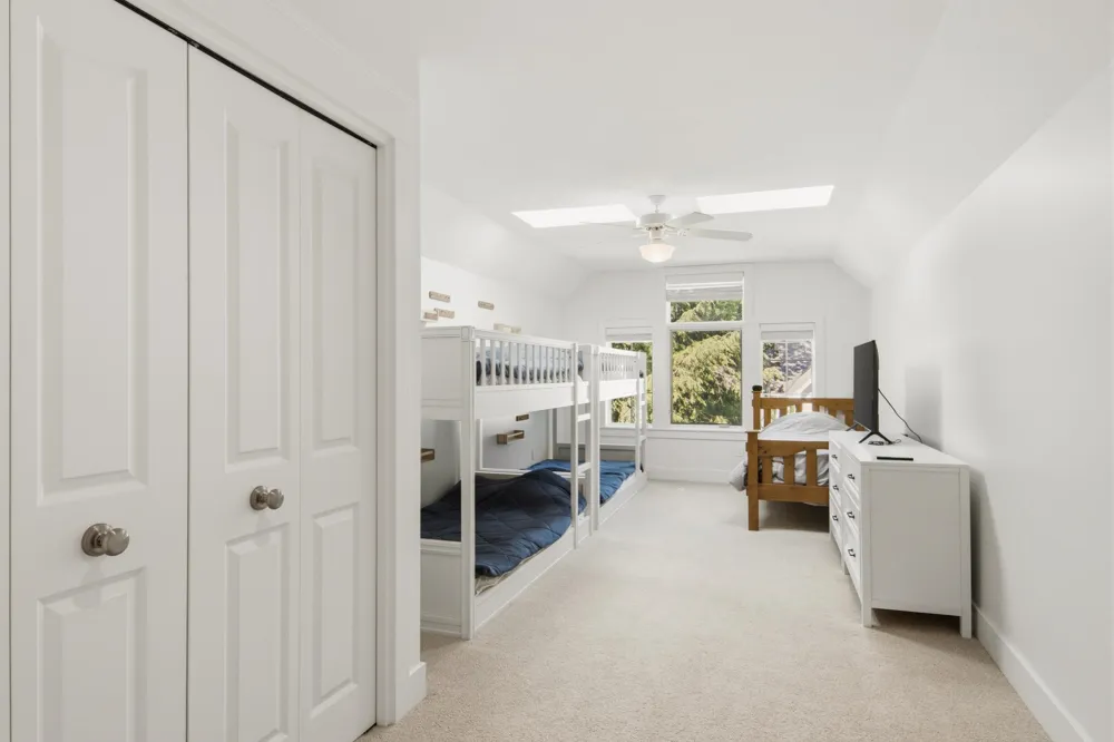 6 Twisted Oak Glen Arbor Township, MI 49636