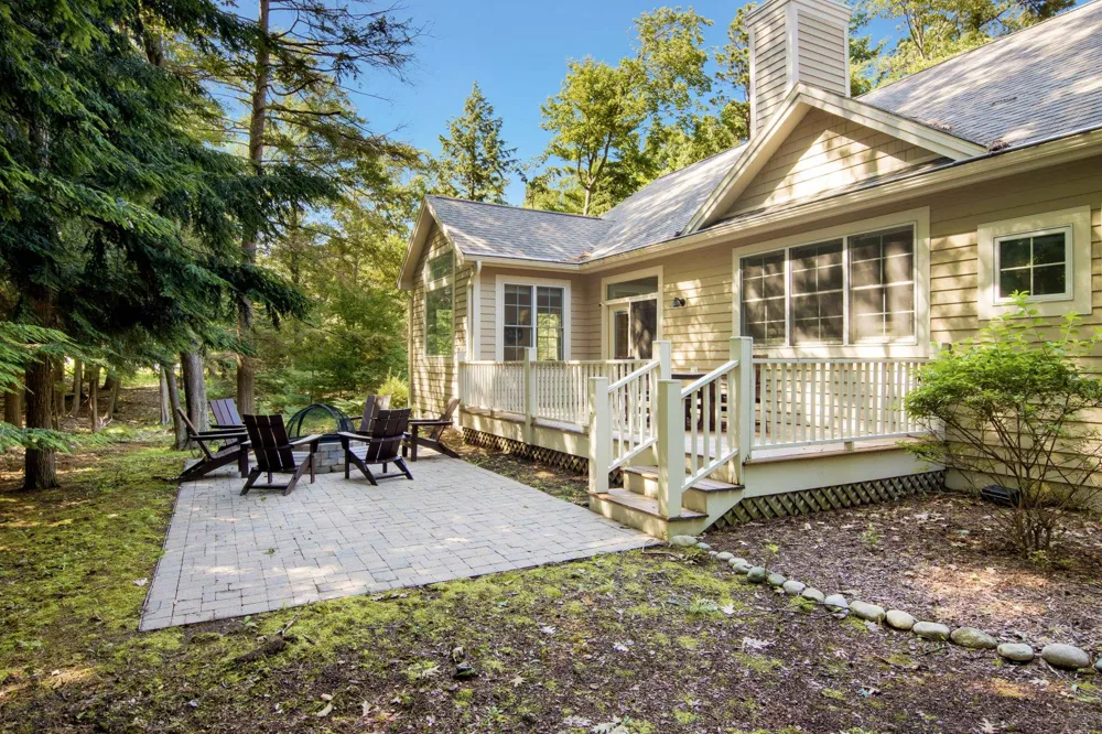 6 Twisted Oak Glen Arbor Township, MI 49636
